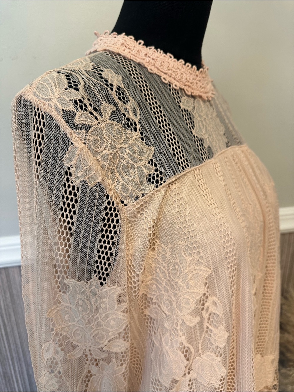 Ultra Pink Blush Floral Lace Mock Neck Long Sleeve Blouse XL - Picture 9 of 15
